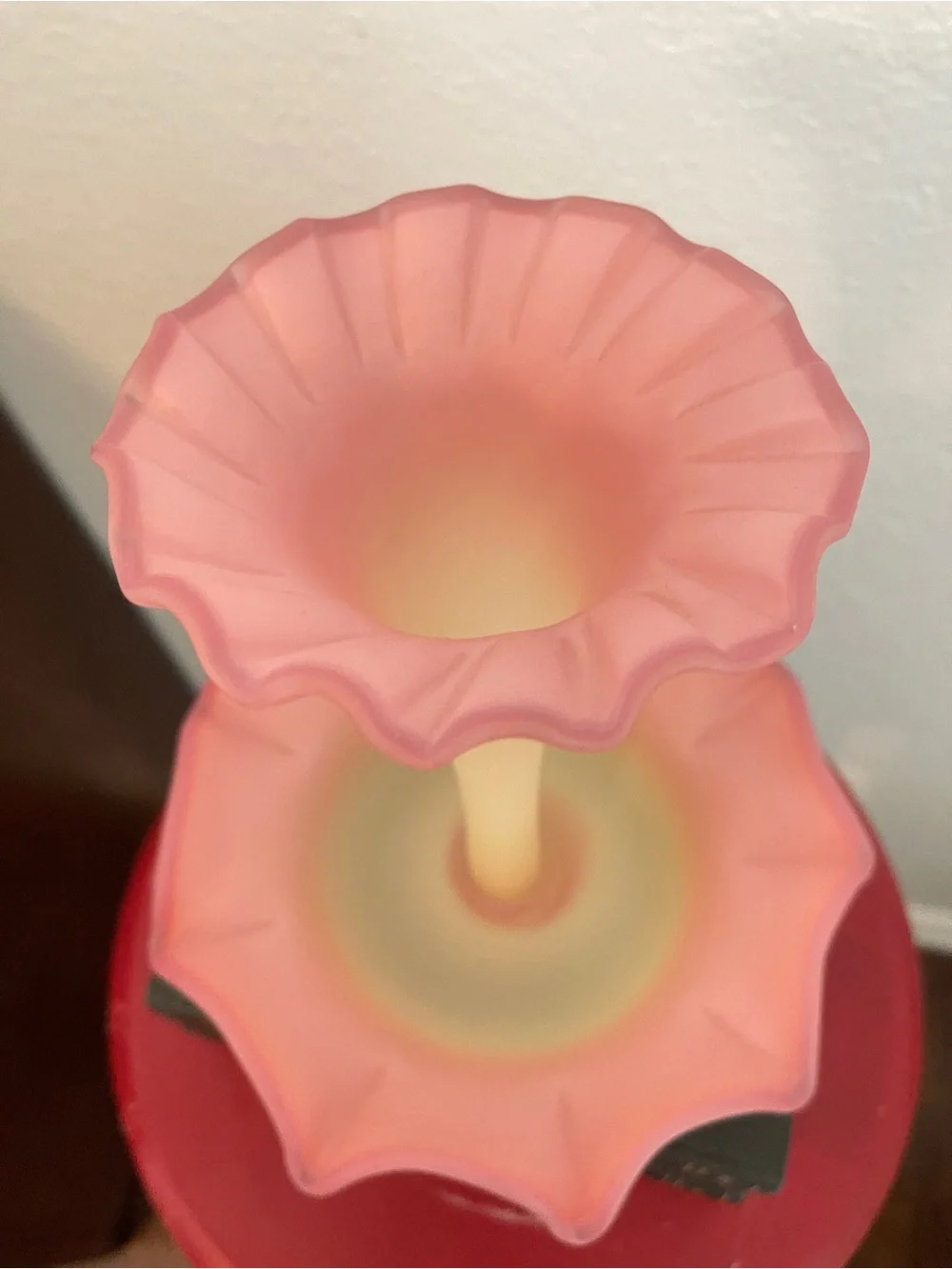 Vintage Fenton Burmese Uranium Center Horn Epergne